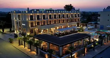 Hotel 2 800 m² in Olymbiaki Akti (Strand), Griechenland