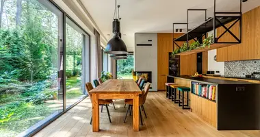 3 bedroom house in Warsaw, Poland