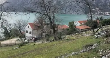 Terrain dans Dobrota, Monténégro