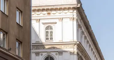 Mieszkanie 4 pokoi w Warszawa, Polska