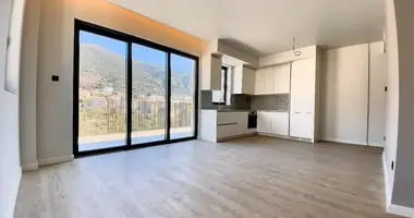 Apartamento 2 habitaciones en Tivat, Montenegro