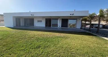 3 bedroom house in Parekklisia, Cyprus