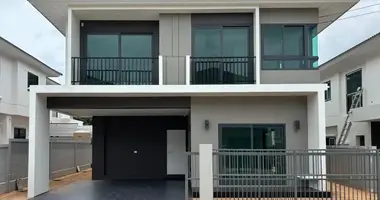 Haus 4 Schlafzimmer in Huai Yai, Thailand