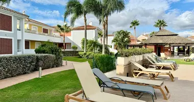 Apartamento 3 habitaciones en Estepona, Španjolska