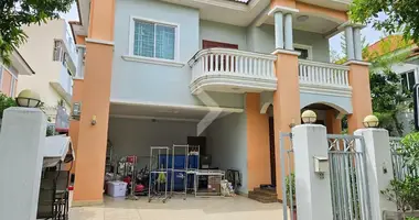 Villa de 4 habitaciones en Sangkat Phsar Daeum Thkov, Camboya