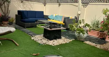 Villa 6 habitaciones en Abu Dabi, Emiratos Árabes Unidos