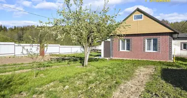 Casa en Piatryskauski sielski Saviet, Belarús