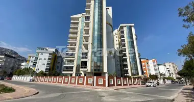 Apartamento 4 habitaciones en Konyaalti, Turquía