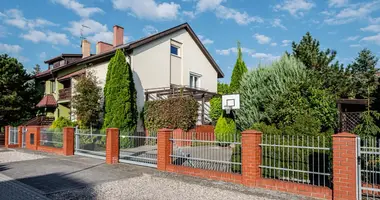 Dom w Kórnik, Polska