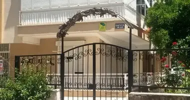 Mieszkanie 4 pokoi w Muratpasa, Turcja