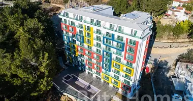 Квартира 2 комнаты в Оба, Турция