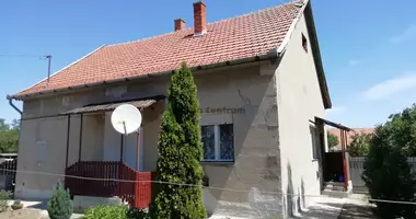Dom 3 pokoi w Felhalom, Węgry