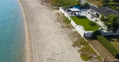 4 bedroom house in Polychrono, Greece