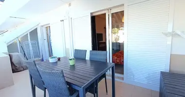 2 bedroom apartment in Miraverde, Spain
