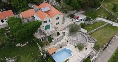 Сдам виллу в живописном поселке Близикучи  в Свети-Стефан, Черногория
