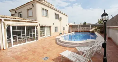 Villa en Torrevieja, Španjolska