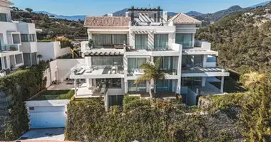 3 bedroom apartment in Benahavis, Spain