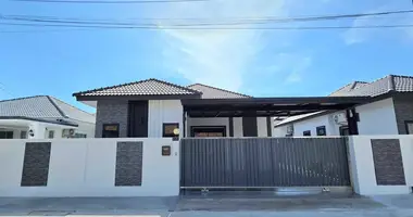 Condo 3 bedrooms in Pattaya City, Thailand