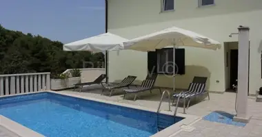 Dom 5 pokojów w Splitska, Chorwacja