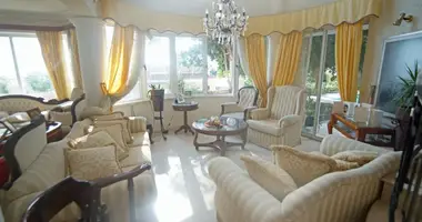 Villa 7 bedrooms in Chloraka, Cyprus