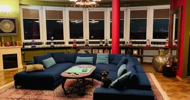 Mieszkanie 4 pokoi w Warszawa, Polska