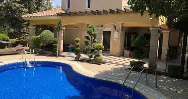 4 bedroom house in Germasogeia, Cyprus