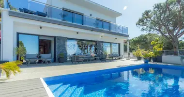 Chalet 4 bedrooms in Serrabrava, Spain