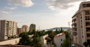 Wohnung in Becici, Montenegro