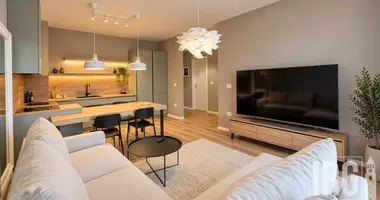 2 bedroom apartment in Tirana Municipality, Albania
