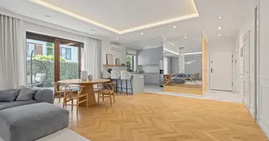 Квартира 4 комнаты в Варшава, Польша