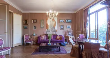 Mieszkanie 5 pokojów w Paryż, Francja