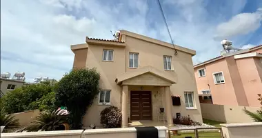 4 bedroom house in Chloraka, Cyprus