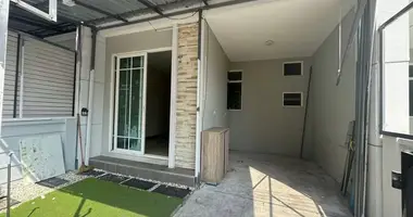 Szeregowiec w Huai Yai, Tajlandia