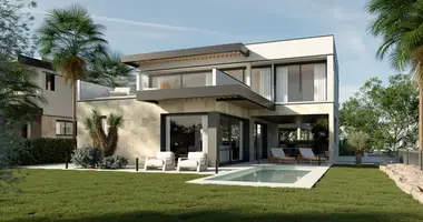 4 bedroom house in Estepona, Spain