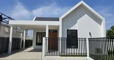 3 bedroom house in Nong Pla Lai, Thailand