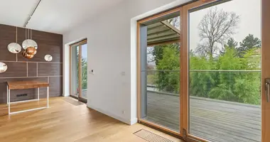 3 bedroom apartment in Warsaw, Poland