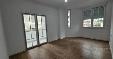 Wohnung 3 zimmer in Tirana, Albanien