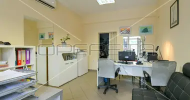 Propiedad comercial 812 m² en Zagreb, Croacia