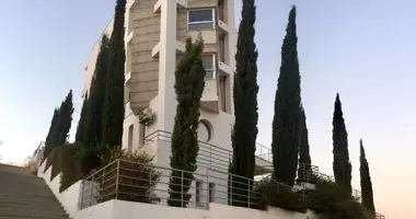 Penthouse 4 bedrooms in Germasogeia, Cyprus
