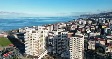 Mieszkanie 5 pokojów w Akcaabat, Turcja