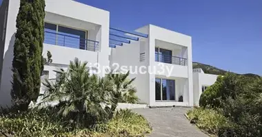 5 bedroom house in Spain