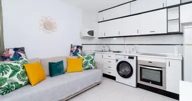 Mieszkanie 2 pokoi w Torrevieja, Hiszpania