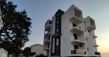 Квартира 1 спальня в Добра Вода, Черногория