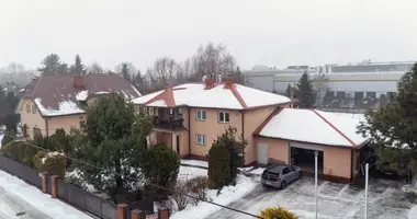 Dom 8 pokojów w Warszawa, Polska