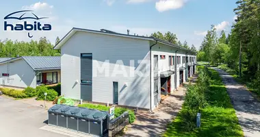 Adosado Adosado en Jarvenpaa, Finlandia
