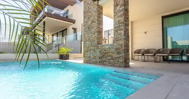 4 bedroom apartment in Benahavis, Spain