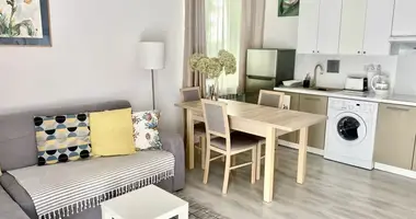 Mieszkanie 2 pokoi w Warszawa, Polska
