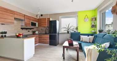 Mieszkanie 5 pokojów w Marki, Polska