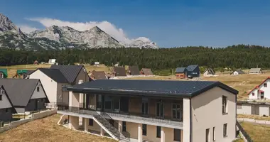 Terrain dans Zabljak, Monténégro