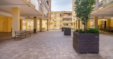 Apartamento 4 habitaciones en Dos Hermanas, Španjolska